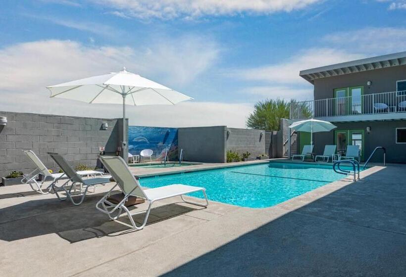 ユースホステル Desert Hot Springs Inn