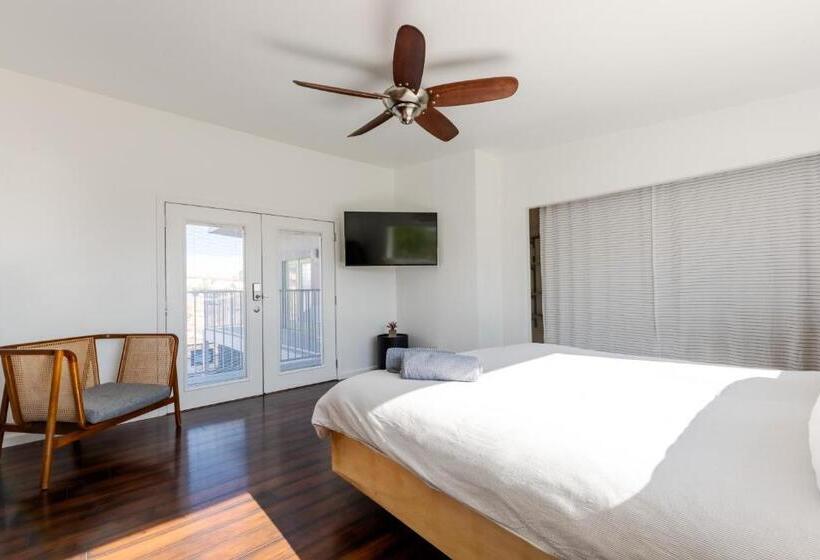 ユースホステル Desert Hot Springs Inn