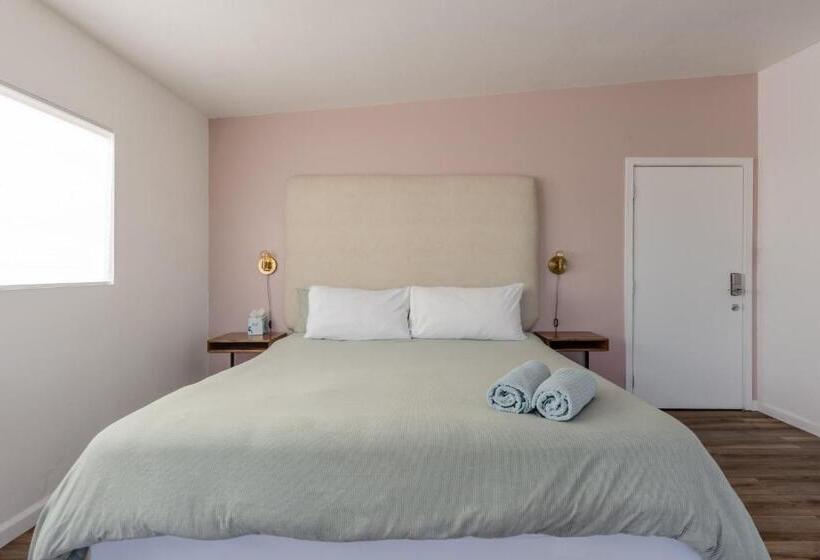 ユースホステル Desert Hot Springs Inn