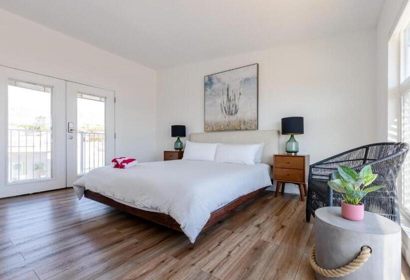 ユースホステル Desert Hot Springs Inn