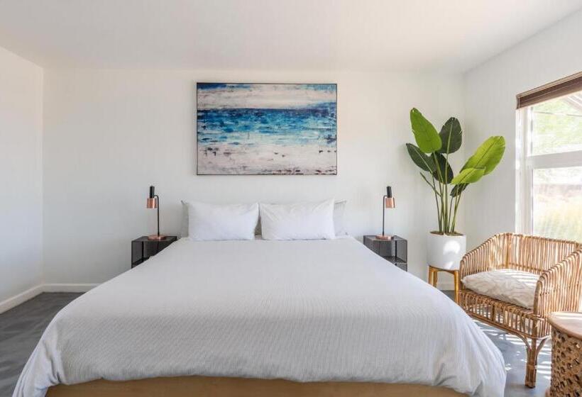 ユースホステル Desert Hot Springs Inn