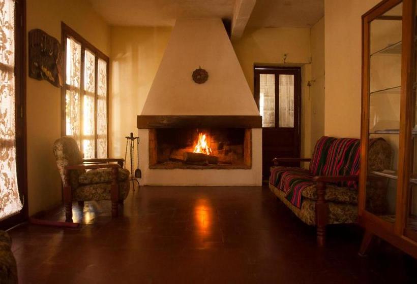 ユースホステル Hostería La Pergola