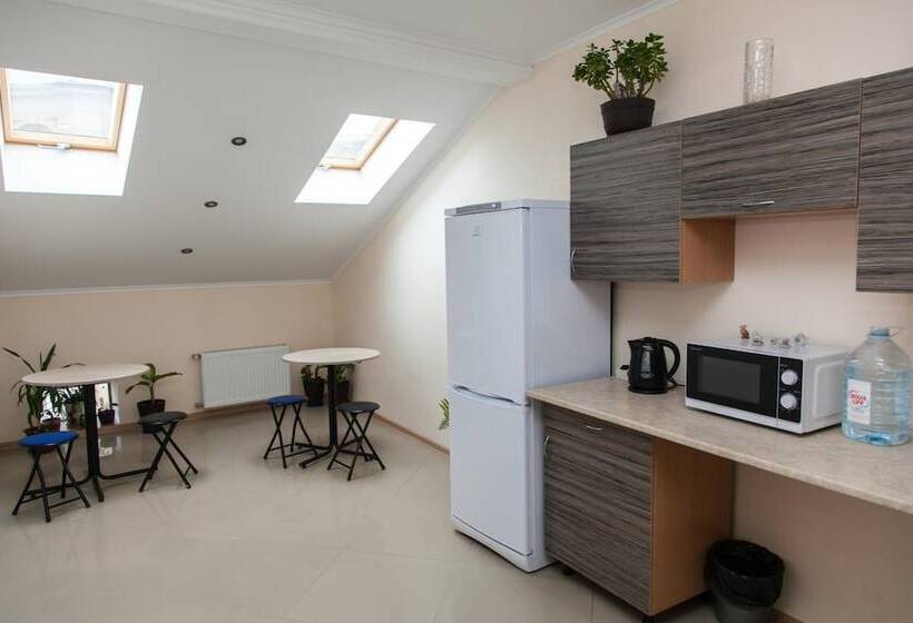 هاستل Minihotel Freedom