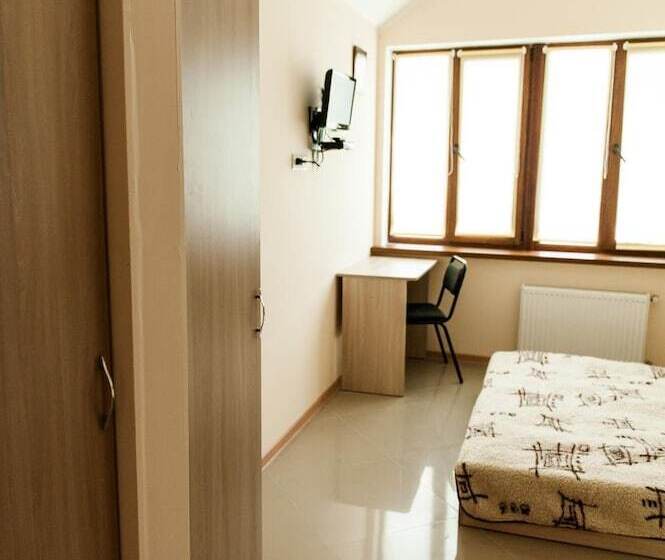 هاستل Minihotel Freedom