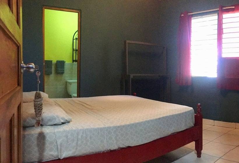 호스텔 Residencia De La Marina