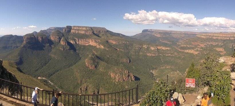 호스텔 Thokozani Lodge