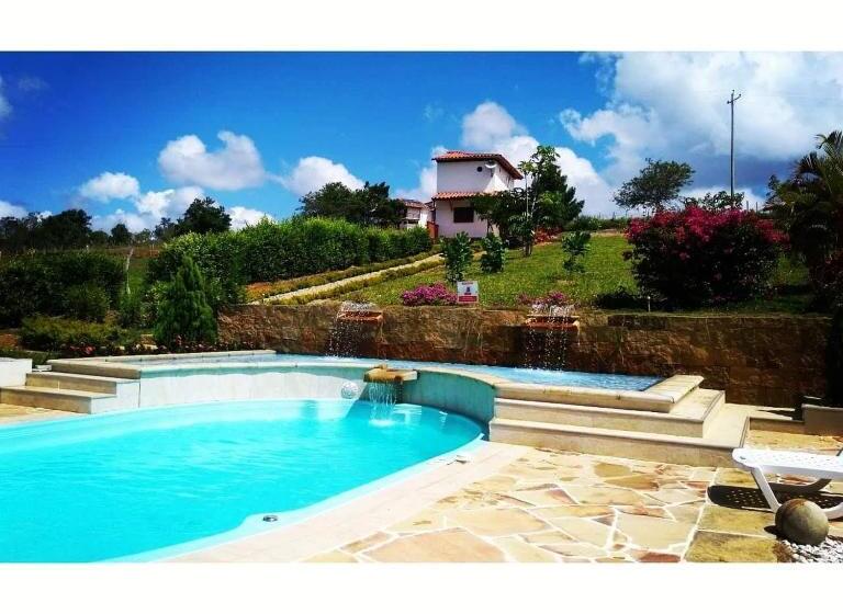 پانسیون Aires Del Sauzalito