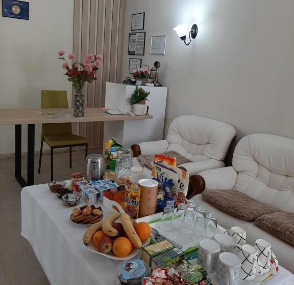 ペンション Alexander House