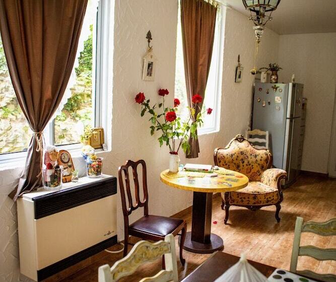 پانسیون Art House Kutateli