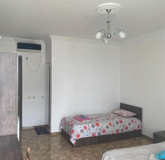 پانسیون Badu Guest House