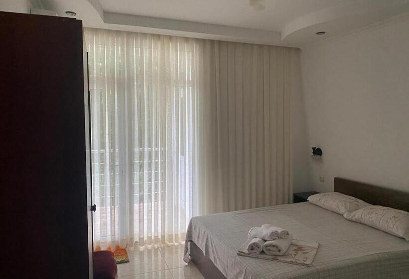 پانسیون Badu Guest House