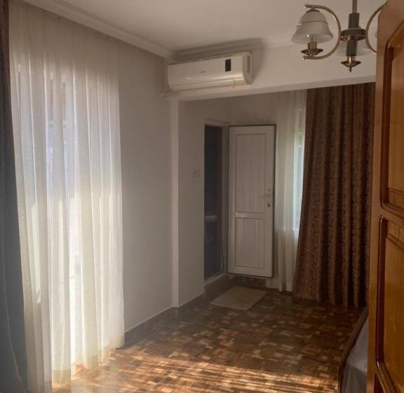 پانسیون Badu Guest House