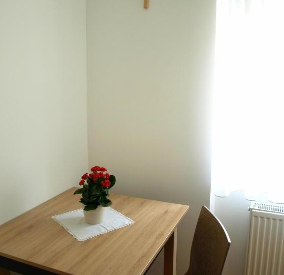 פנסיון Ciszterci Szállás Pécs