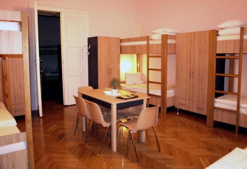 פנסיון Ciszterci Szállás Pécs