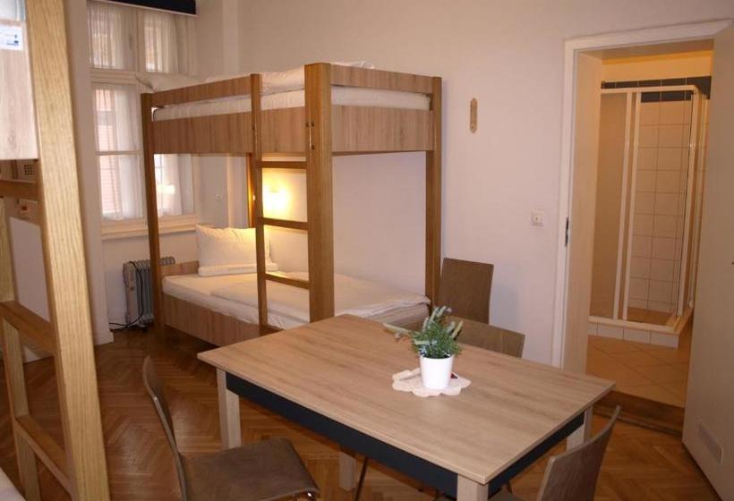 פנסיון Ciszterci Szállás Pécs