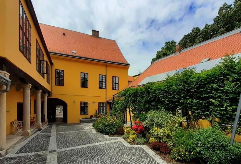 פנסיון Ciszterci Szállás Pécs