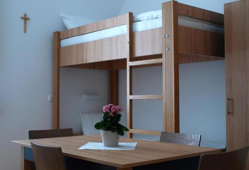 פנסיון Ciszterci Szállás Pécs