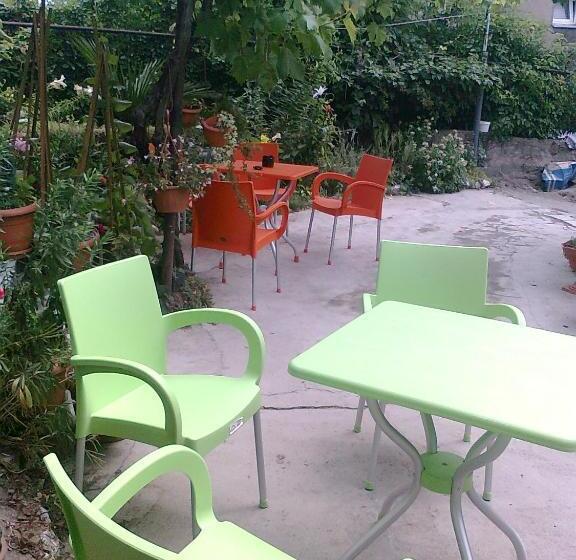 پانسیون Guest House Medea