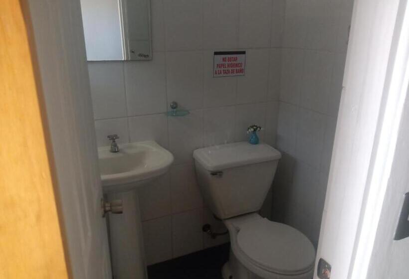 بنسيون Hostal Julia