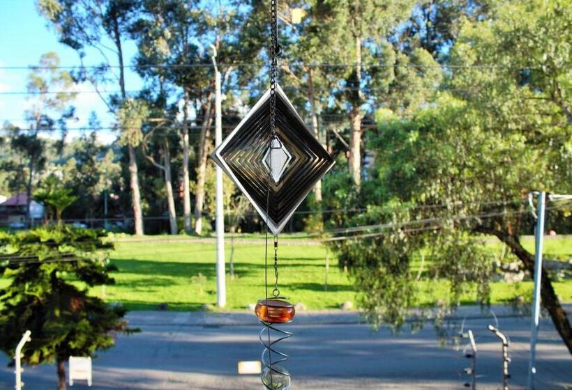 بنسيون Hostal Kolibri B&b