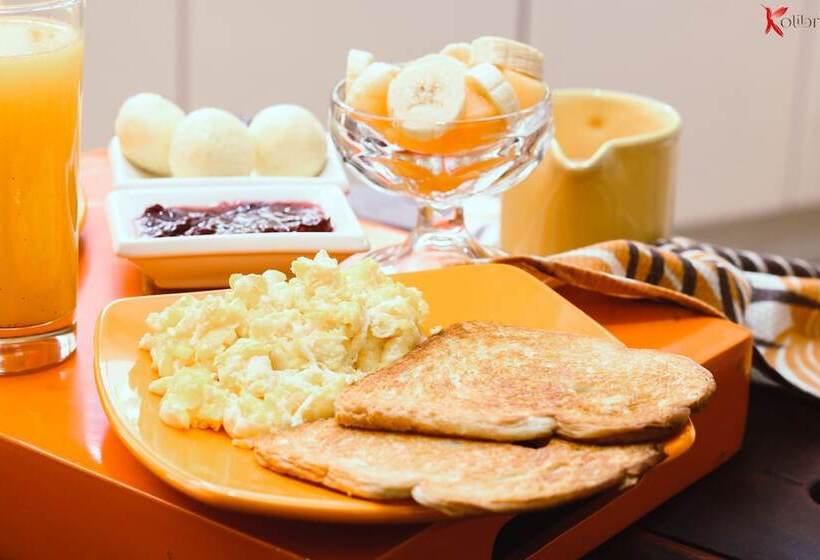 بنسيون Hostal Kolibri B&b