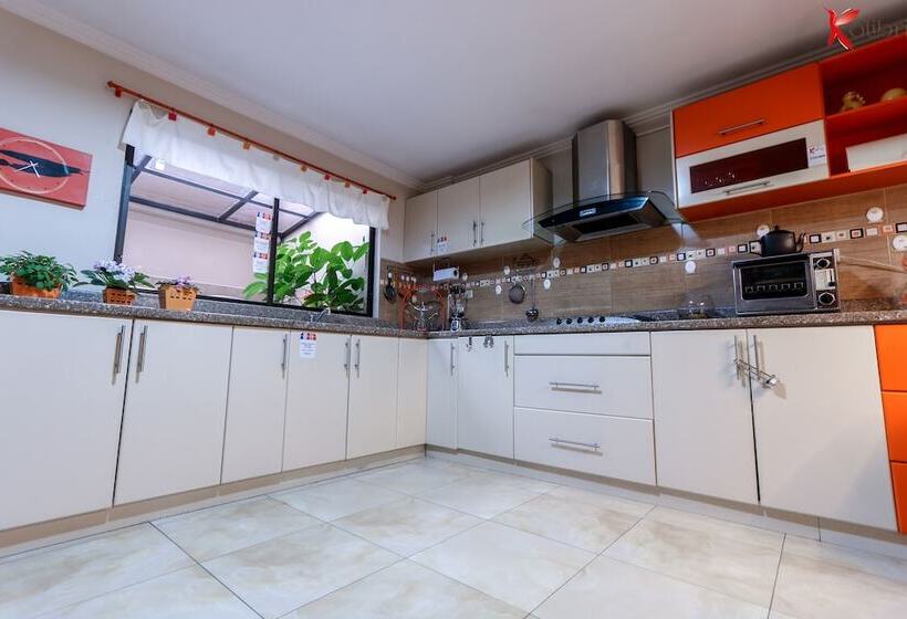 بنسيون Hostal Kolibri B&b