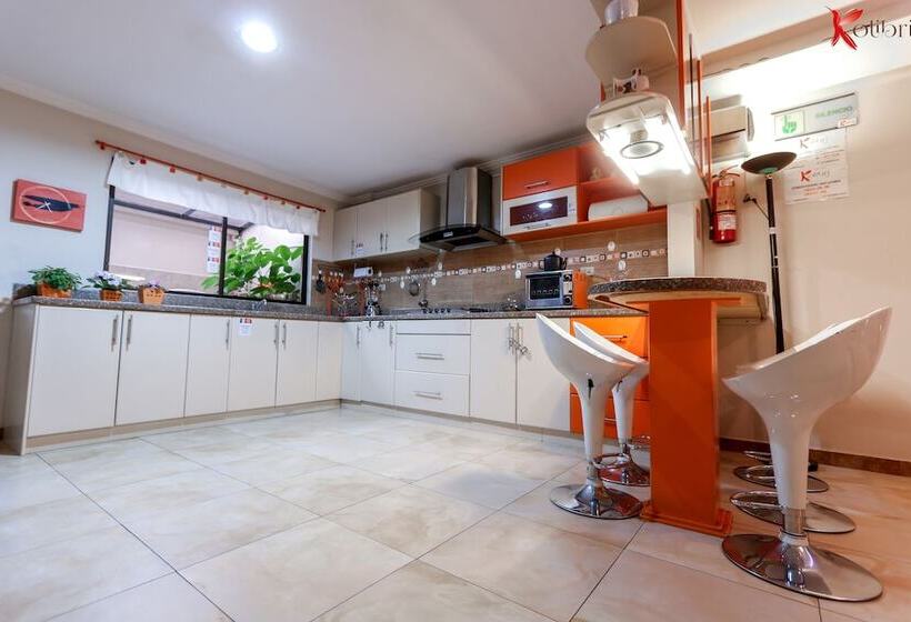 بنسيون Hostal Kolibri B&b