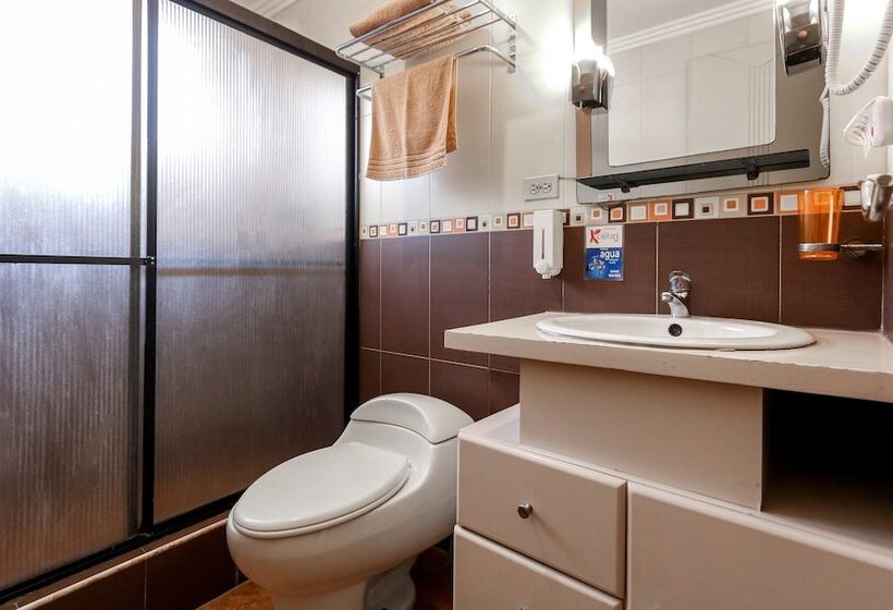 بنسيون Hostal Kolibri B&b