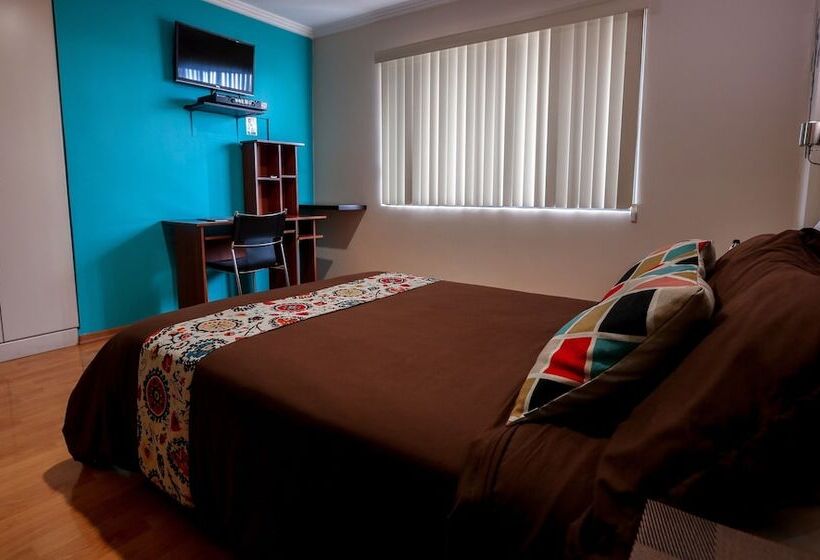 بنسيون Hostal Kolibri B&b