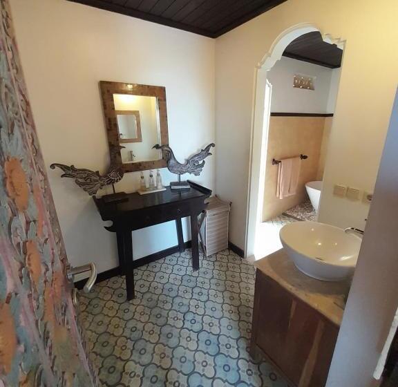 פנסיון Life In Amed Beach