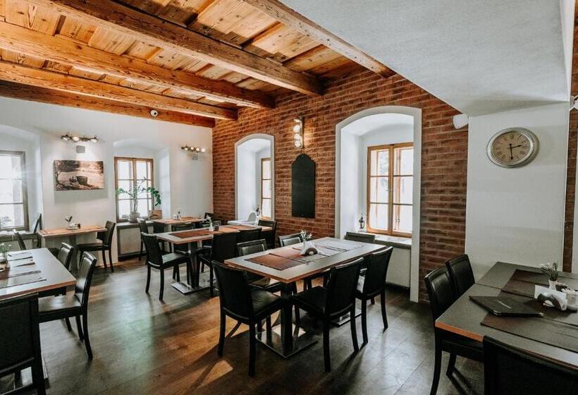 بنسيون Penzión Banský Dom