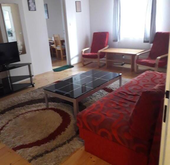 ペンション Penzion Na Střelnici