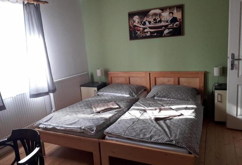 ペンション Penzion Na Střelnici