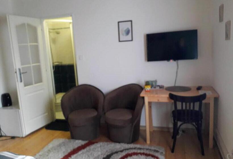 ペンション Penzion Na Střelnici