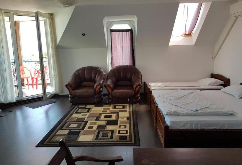 بنسيون Sunny Island Obzor