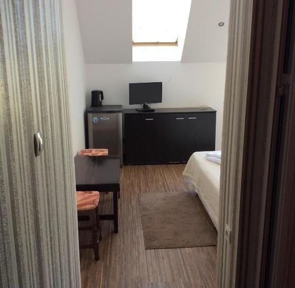 بنسيون Sunny Island Obzor