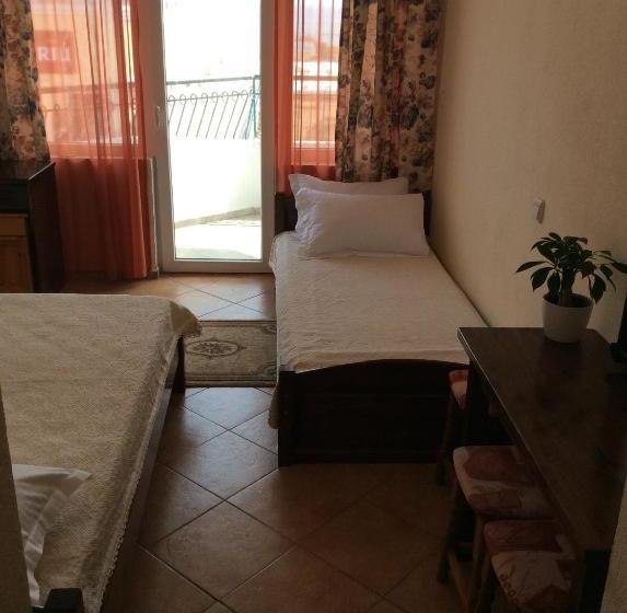 بنسيون Sunny Island Obzor