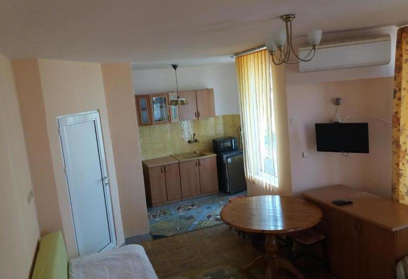 بنسيون Sunny Island Obzor