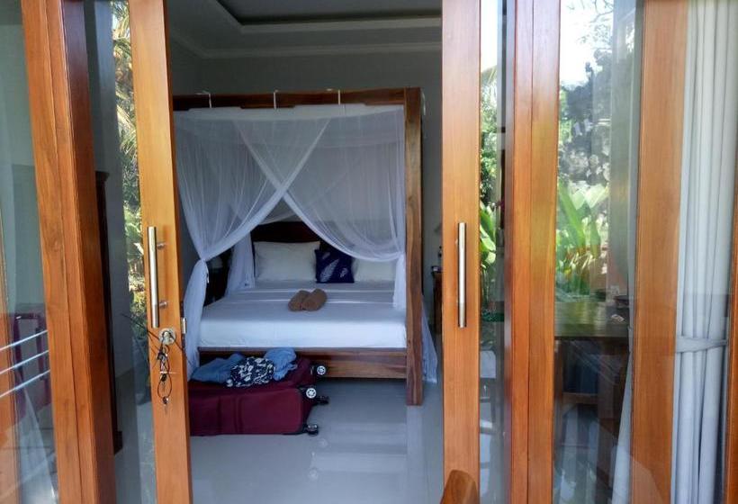 פנסיון Suryadina Guest House