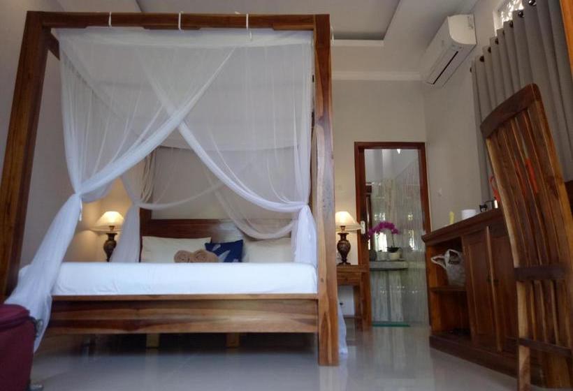 פנסיון Suryadina Guest House