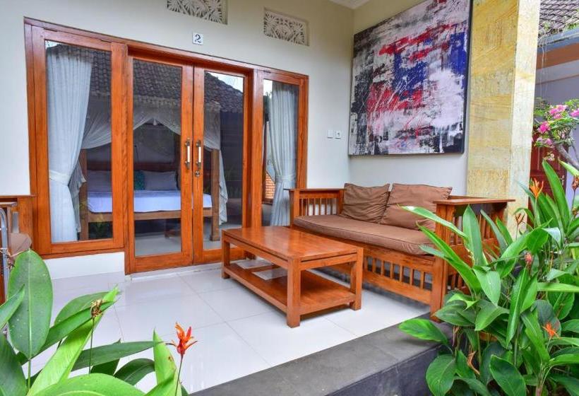 פנסיון Suryadina Guest House