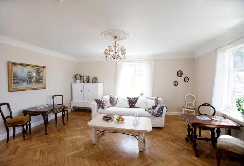 פנסיון Villa Evalotta