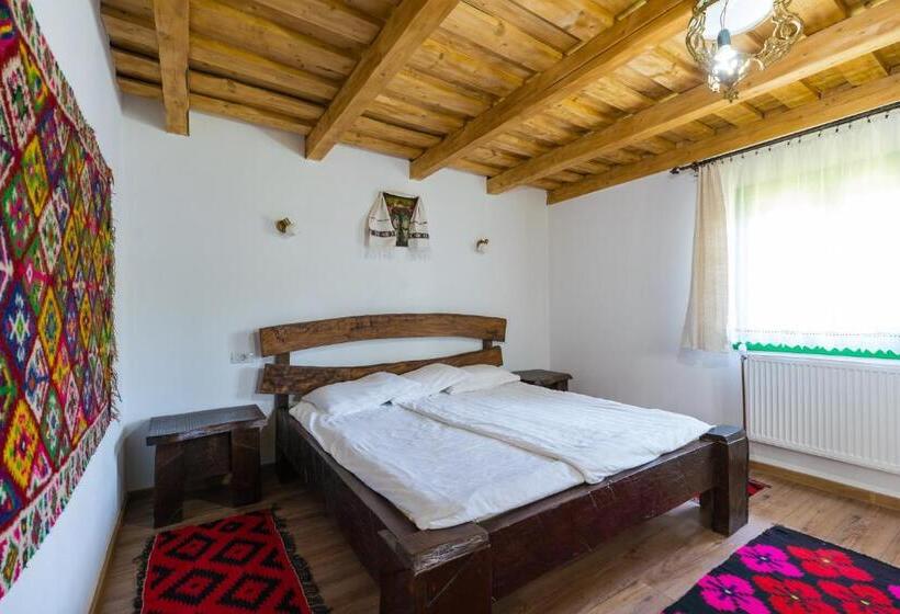 Pensiunea Casa Traditiilor