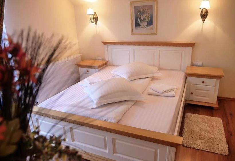 Pensiunea Poiana Avrigului