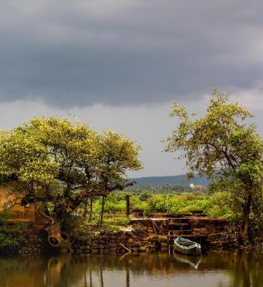 צימר The Postcard Moira