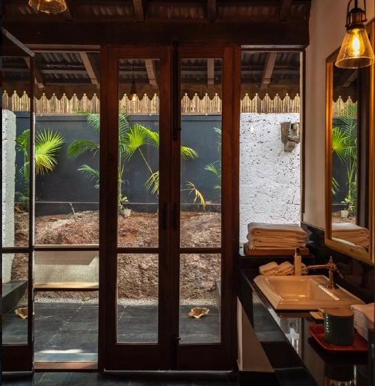 צימר The Postcard Moira