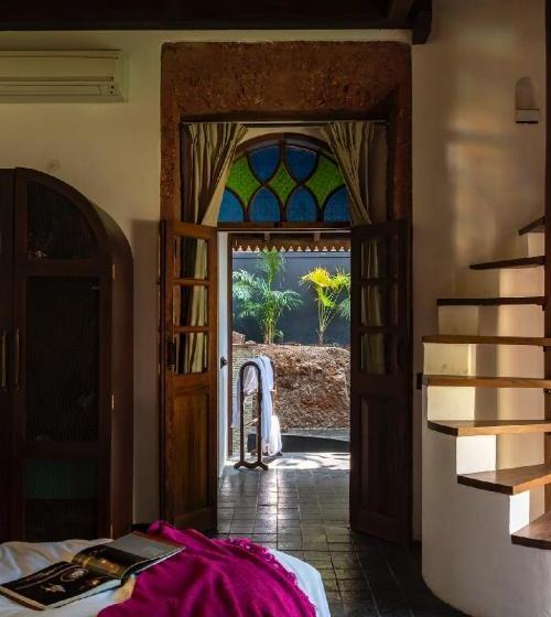 צימר The Postcard Moira