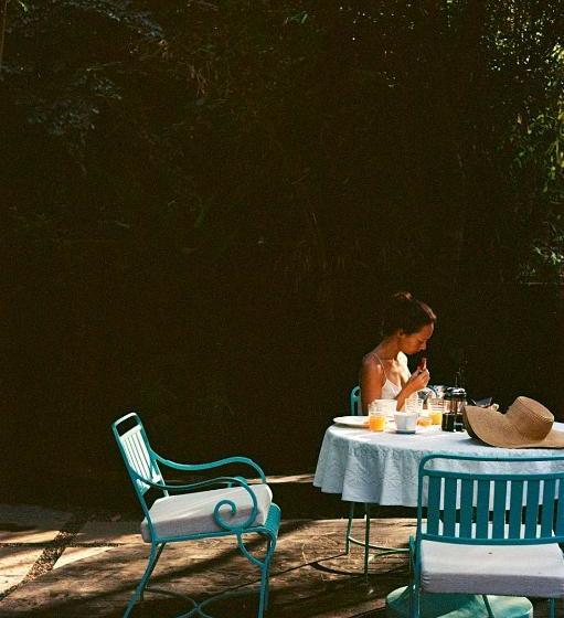 צימר The Postcard Moira