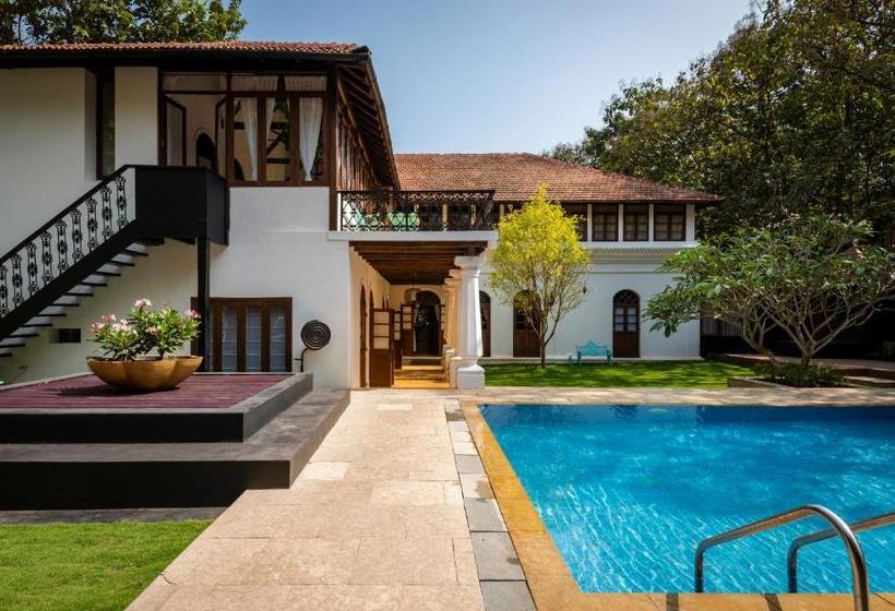 צימר The Postcard Moira