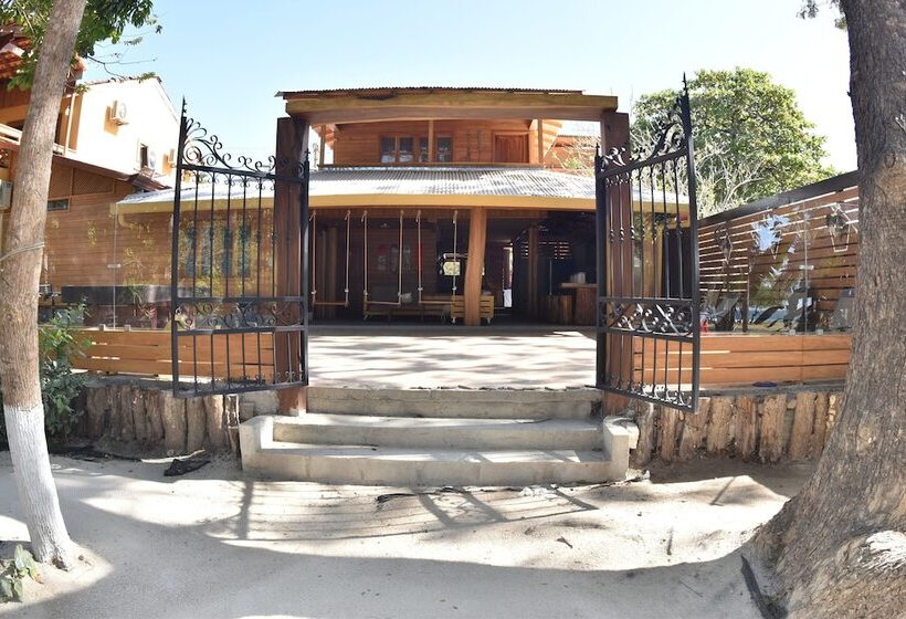 Casa Aura: Beachfront Premium Hostel